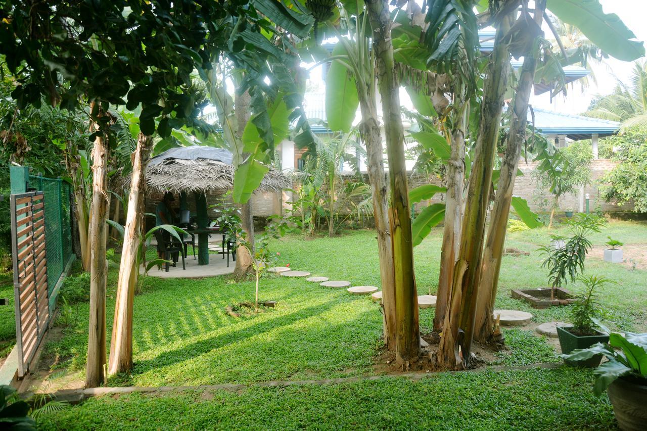 הוילה פולונרואה Waterway Garden מראה חיצוני תמונה